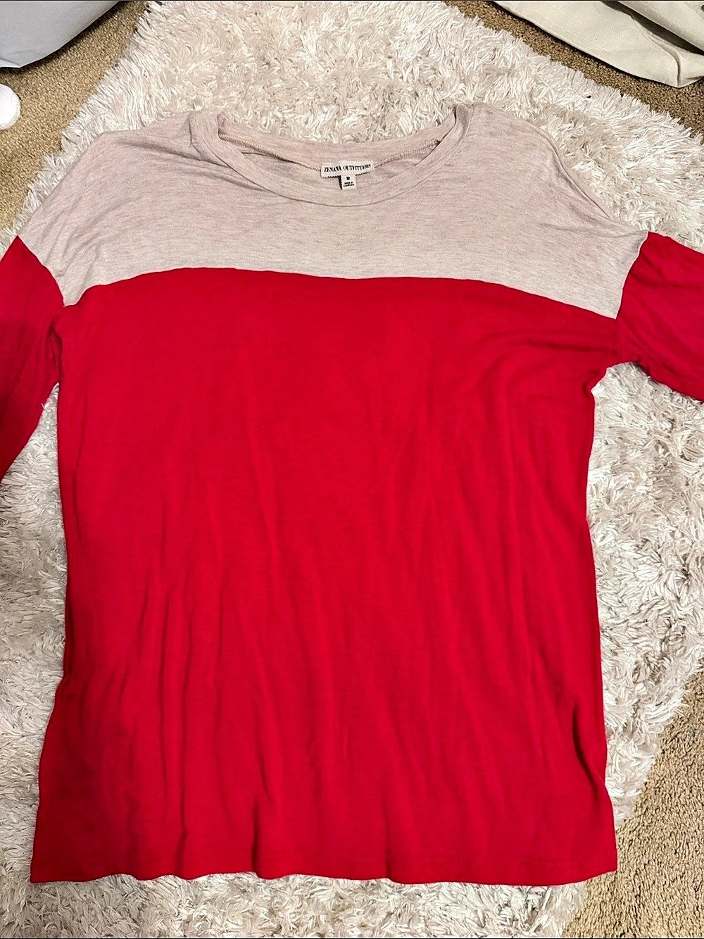 Zenana Outfitters Color Block Top in Red & Pink Size Medium women’s top